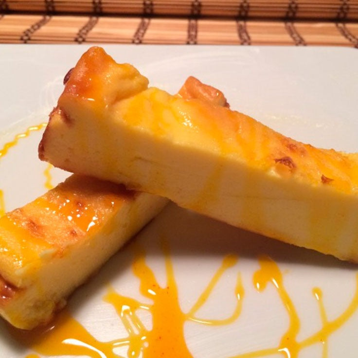 Cheese cake and honey with saffron