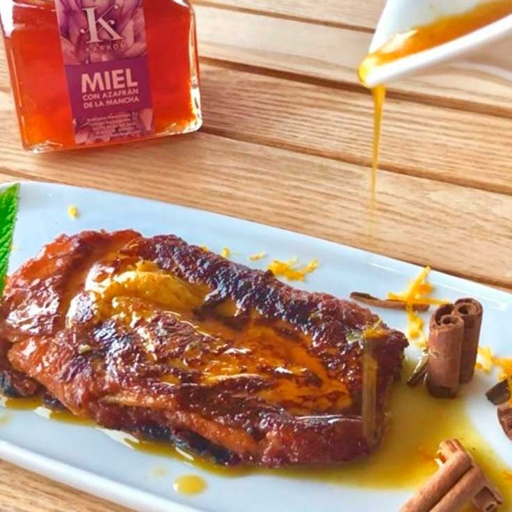 Almíbar de miel con azafrán y piña