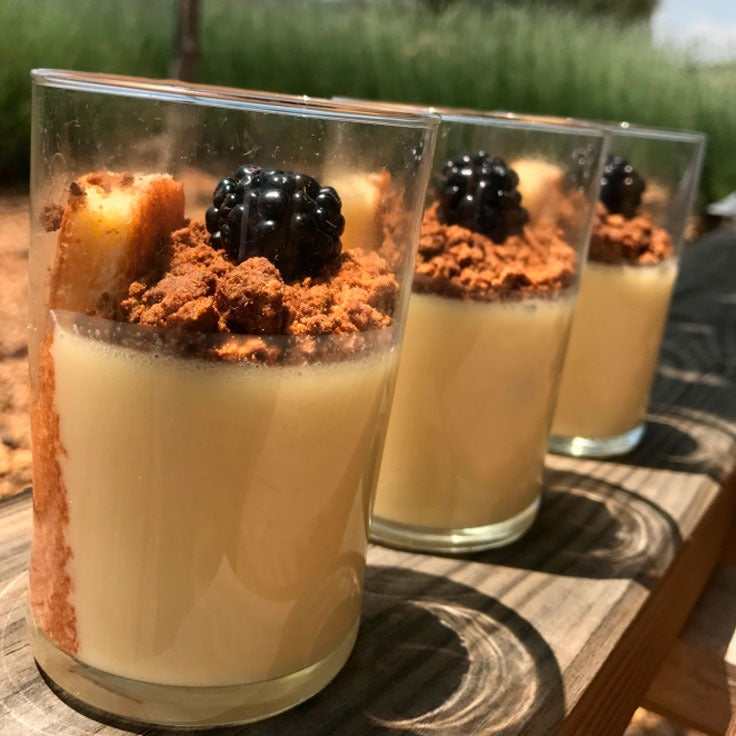 Mousse de chocoblanco, AOVE y azafrán karkom